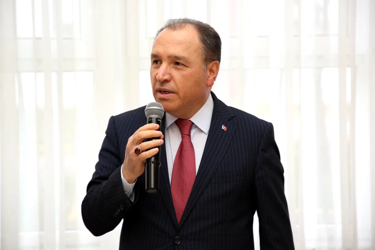 AKÜ'de Geleneksel Bayramlaşma Töreni Gerçekleşti AKÜ'de Geleneksel Bayramlaşma Töreni Gerçekleşti