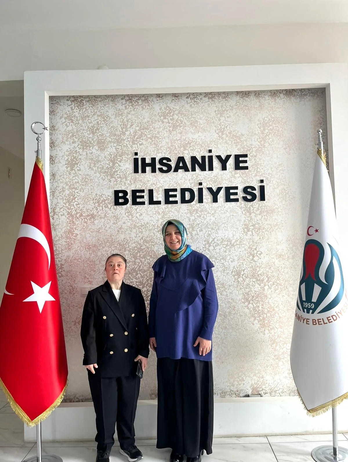 Belediye Başkanının Makam Koltuğunda Anlamlı Devir Belediye Başkanının Makam Koltuğunda Anlamlı Devir