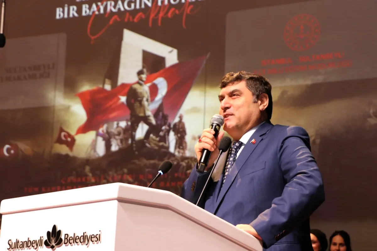 Sultanbeyli'de 18 Mart Anma Programına Protokol ve Halktan Yoğun Katılım Sultanbeyli'de 18 Mart Anma Programına Protokol ve Halktan Yoğun Katılım