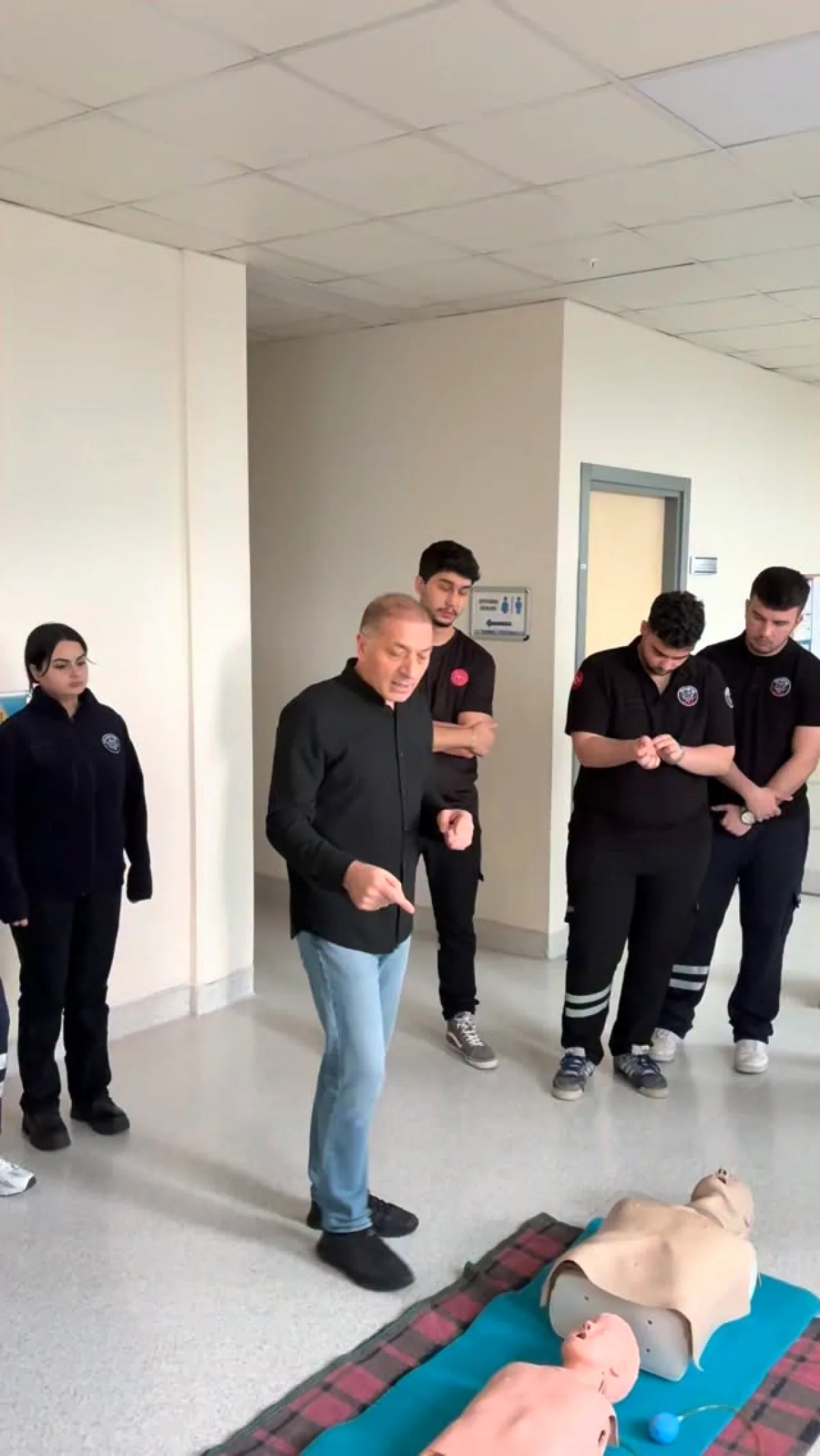 Sağlık Öğrencilerinden Kritik Uygulama Sağlık Öğrencilerinden Kritik Uygulama