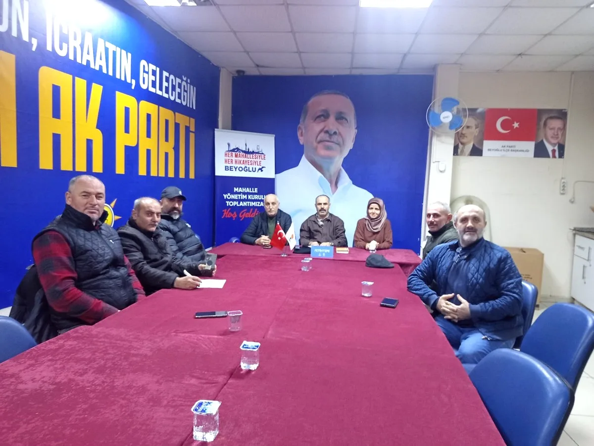 AK Parti Beyoğlu Fetihtepe Mahallesinde Toplantı AK Parti Beyoğlu Fetihtepe Mahallesinde Toplantı