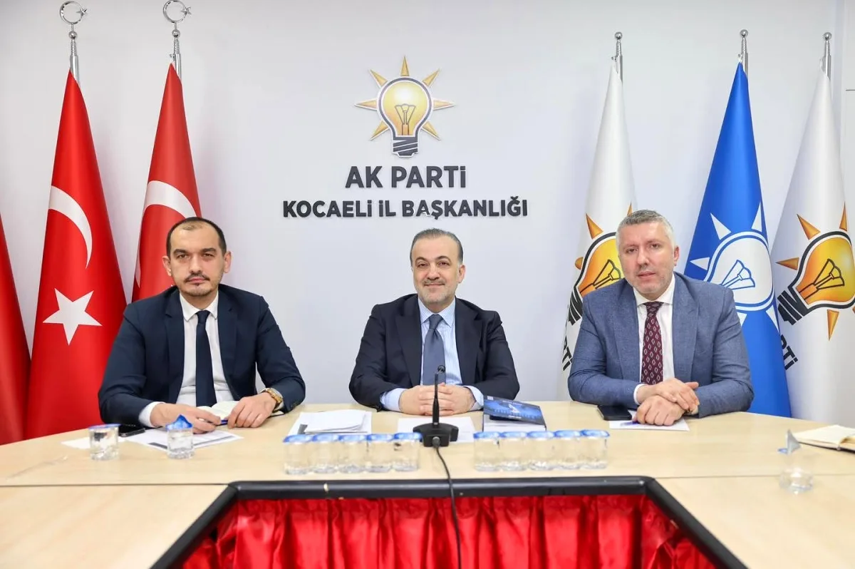 AK Parti Kocaeli Gençlik Kolları Yönetimi Haftalık Toplantıda Buluştu AK Parti Kocaeli Gençlik Kolları Yönetimi Haftalık Toplantıda Buluştu