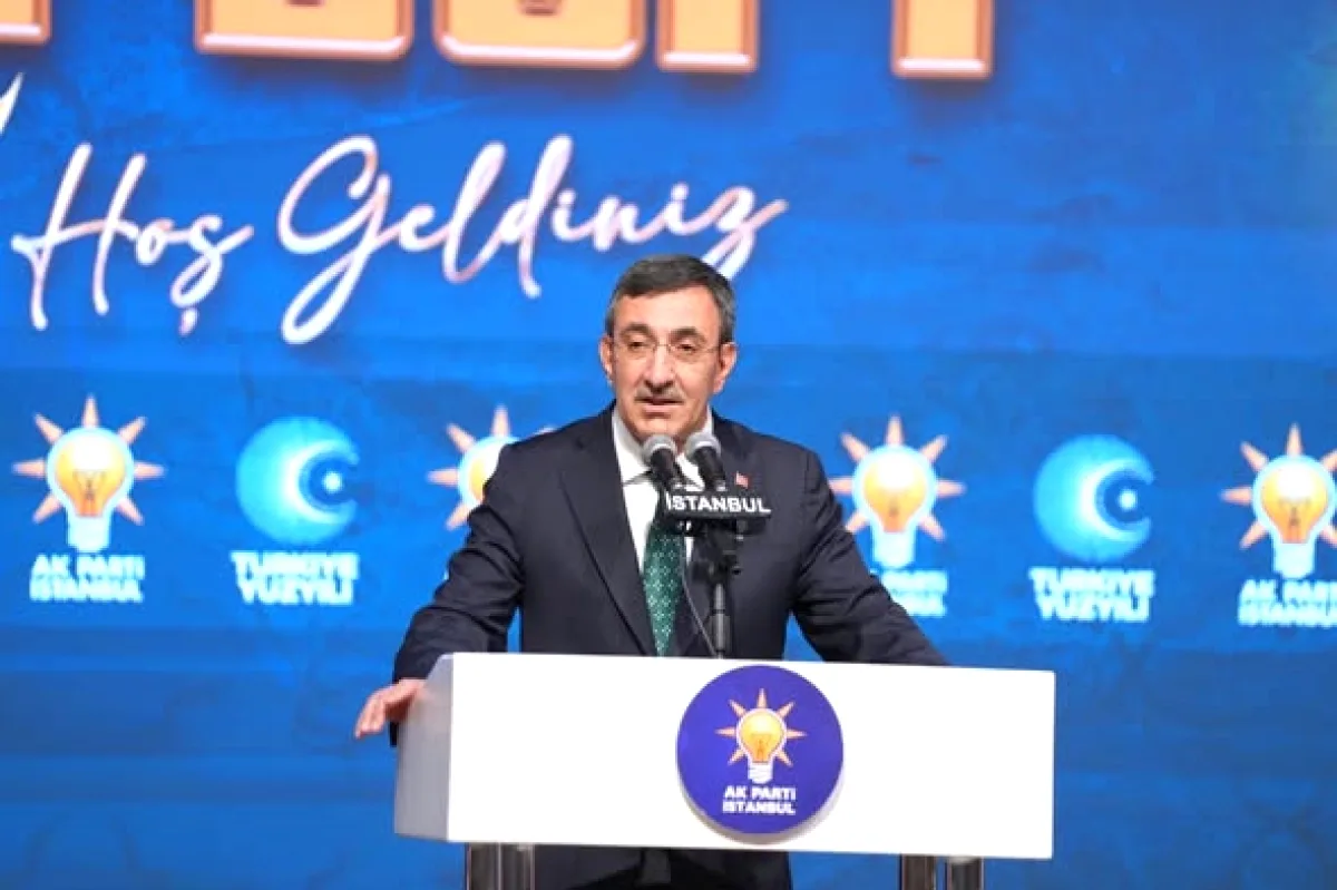 AK Parti İstanbul İl Başkanlığı Önünde Ramazan Buluşması AK Parti İstanbul İl Başkanlığı Önünde Ramazan Buluşması