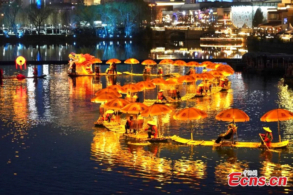 241 Metrelik Altın Ejderha: Guilin'den Beijing'e Sular Üzerinde Görsel Şölen 241 Metrelik Altın Ejderha: Guilin'den Beijing'e Sular Üzerinde Görsel Şölen