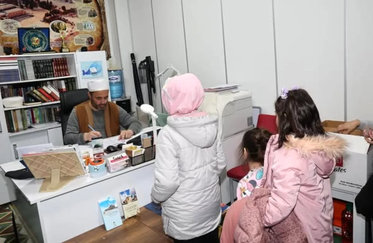 Talas'ta Ramazan Söyleşisi: Yazar Dilek Cesur, Okurlarıyla Buluştu Talas'ta Ramazan Söyleşisi: Yazar Dilek Cesur, Okurlarıyla Buluştu