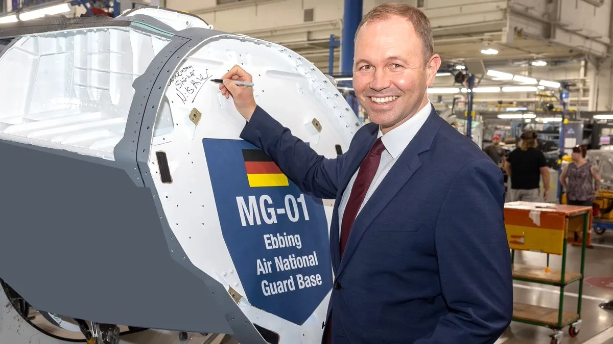 Almanya'nın İlk F-35A'sı Bugün ABD'de Tanıtıldı: 35 Adetlik Siparişte İlk Adım Almanya'nın İlk F-35A'sı Bugün ABD'de Tanıtıldı: 35 Adetlik Siparişte İlk Adım