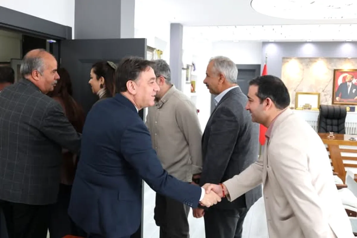 Develi'de Bayram Sonrası İlk Mesai: Başkan Şengül Ekibini Ağırladı Develi'de Bayram Sonrası İlk Mesai: Başkan Şengül Ekibini Ağırladı
