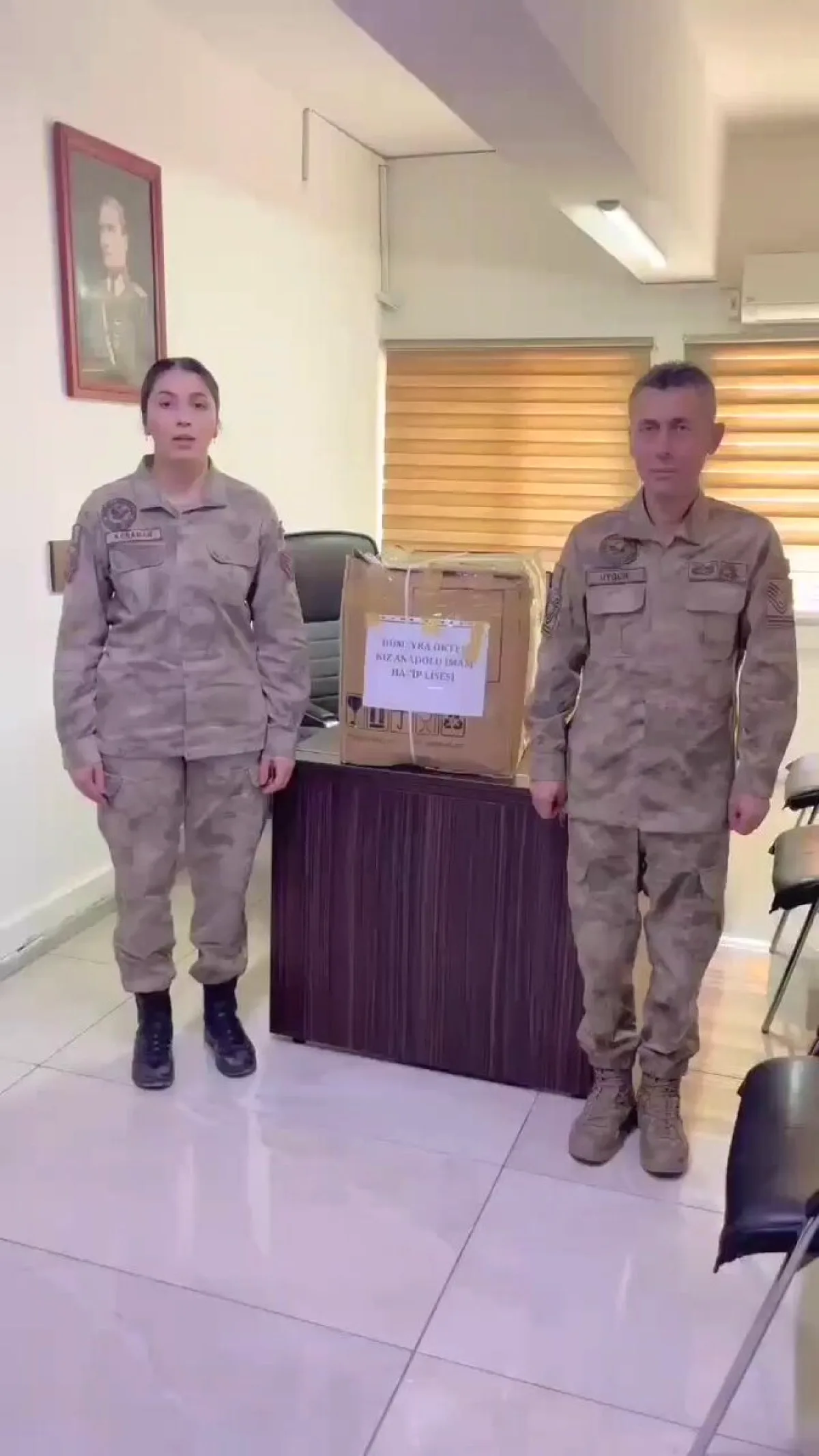 Adana'dan Şırnak'taki Mehmetçiğe Öğrenci Eliyle Sıcak Dokunuş: Atkı ve Mektuplar Ulaştı Adana'dan Şırnak'taki Mehmetçiğe Öğrenci Eliyle Sıcak Dokunuş: Atkı ve Mektuplar Ulaştı