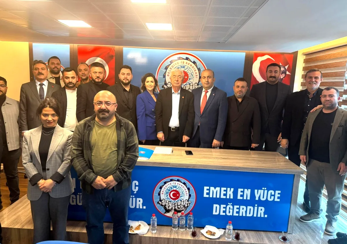 CHP Antalya'dan Belediye İş Sendikası'na Ziyaret CHP Antalya'dan Belediye İş Sendikası'na Ziyaret