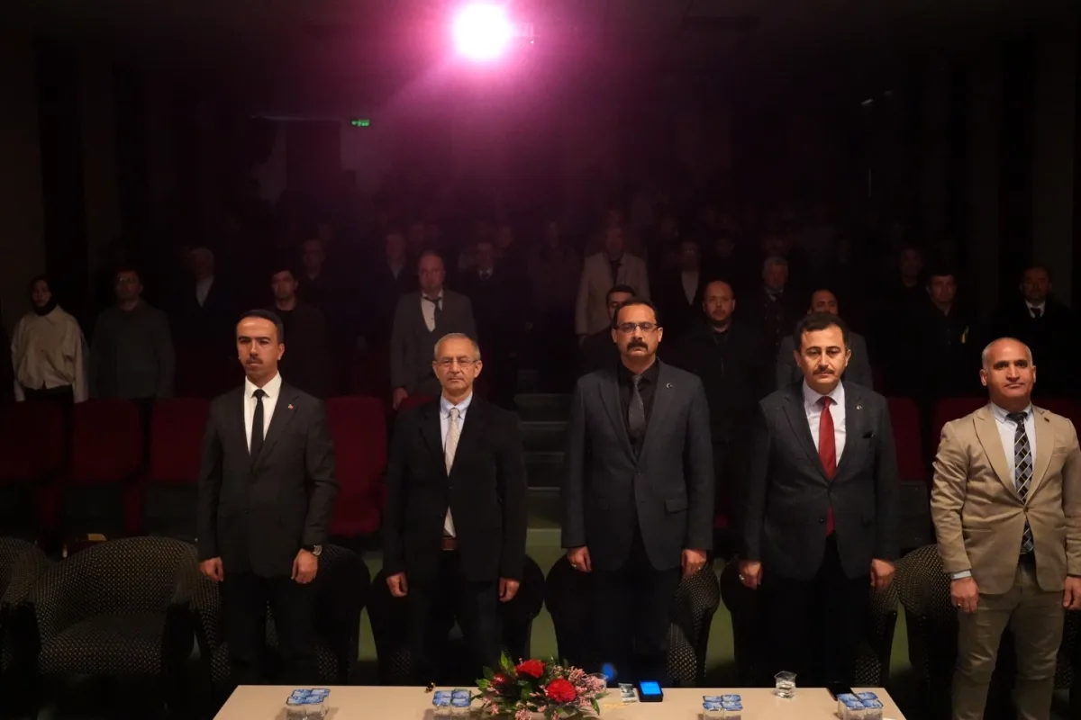 Bolvadin'de Gençler Tarık Buğra'nın Mirasını Taşıyor: Anadolu Mektebi Paneli Bolvadin'de Gençler Tarık Buğra'nın Mirasını Taşıyor: Anadolu Mektebi Paneli