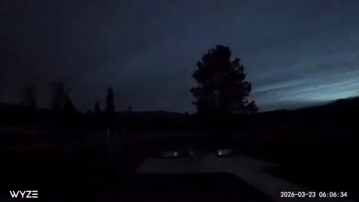 Kaliforniya'da Görülen Büyük Meteor Gökyüzünü Aydınlattı Kaliforniya'da Görülen Büyük Meteor Gökyüzünü Aydınlattı