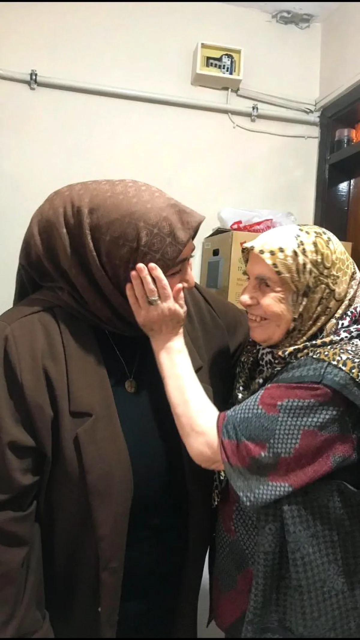 AK Parti Kartepe Kadın Kolları Yaşlılar Haftası'nda Büyükleri Ziyaret Etti AK Parti Kartepe Kadın Kolları Yaşlılar Haftası'nda Büyükleri Ziyaret Etti
