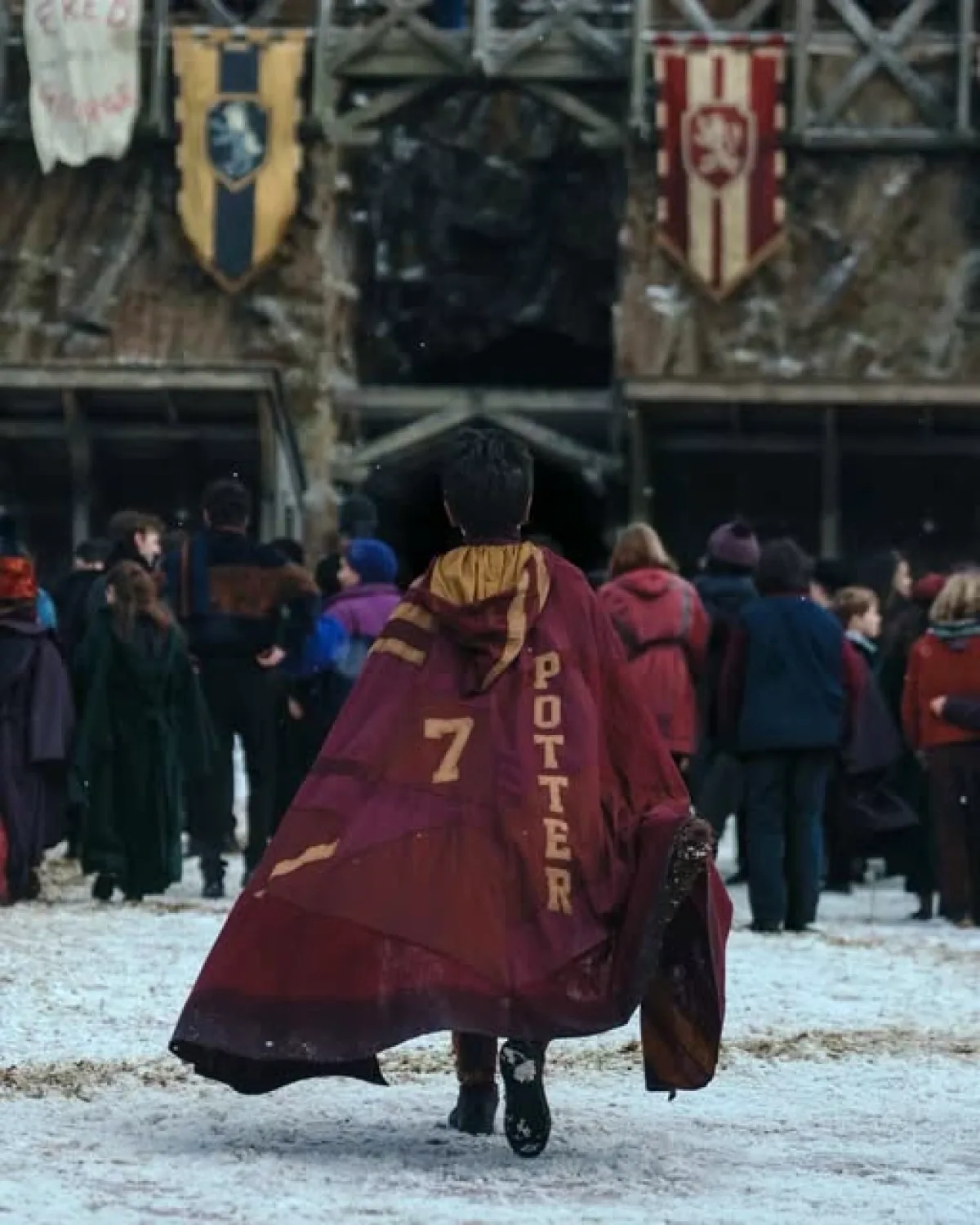Harry Potter Dizisinden İlk Görüntü: Yeni Nesil Büyü Başlıyor Harry Potter Dizisinden İlk Görüntü: Yeni Nesil Büyü Başlıyor