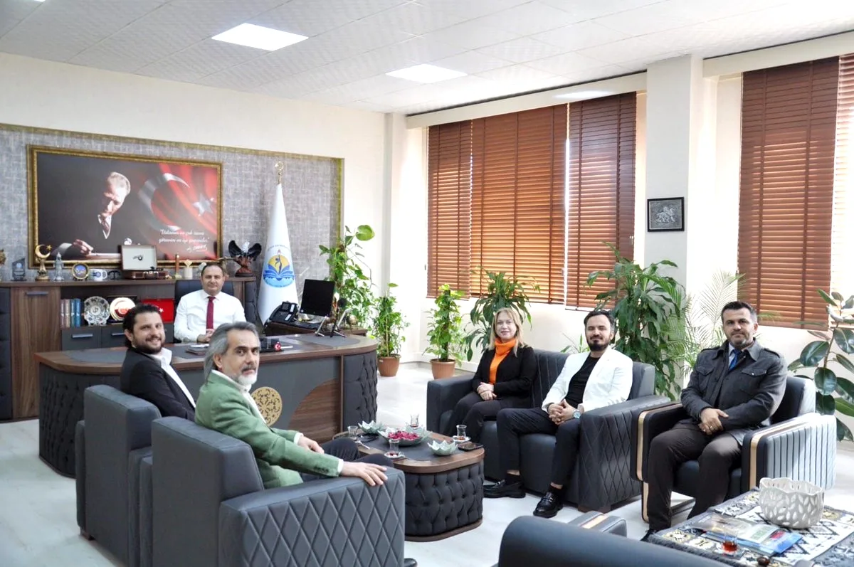 Hürriyetçi Eğitim Sen Adana Yeni Yönetimi, Seyhan İlçe Milli Eğitim Müdürü Murat Çelik'i Ziyaret Etti Hürriyetçi Eğitim Sen Adana Yeni Yönetimi, Seyhan İlçe Milli Eğitim Müdürü Murat Çelik'i Ziyaret Etti