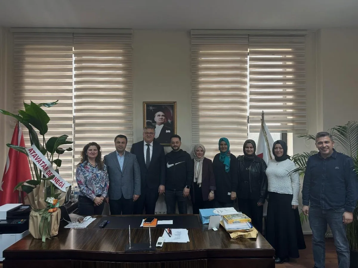 Atavatan Derneği, Yalova Üniversitesi Rektör Yardımcısı Prof. Dr. Serdar Geri'yi Ziyaret Etti Atavatan Derneği, Yalova Üniversitesi Rektör Yardımcısı Prof. Dr. Serdar Geri'yi Ziyaret Etti