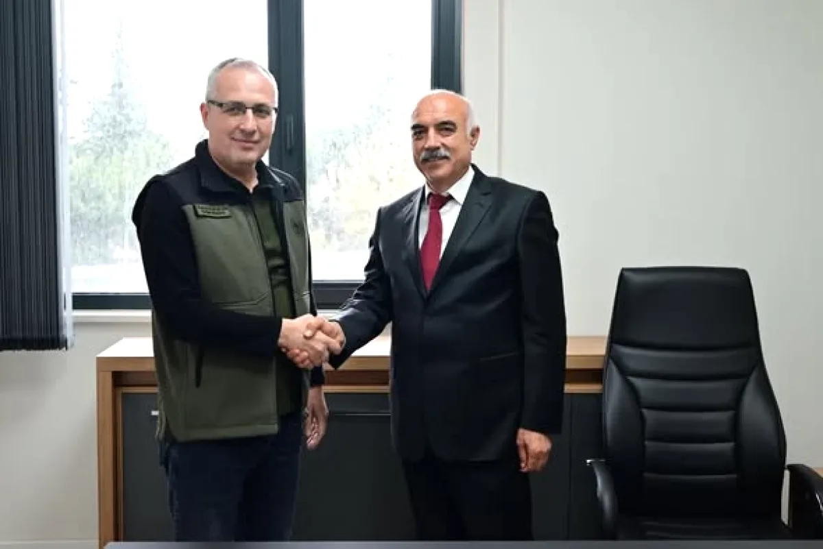 Antalya'nın Orman Yangınları Mücadelesine Yeni Şef Atandı Antalya'nın Orman Yangınları Mücadelesine Yeni Şef Atandı