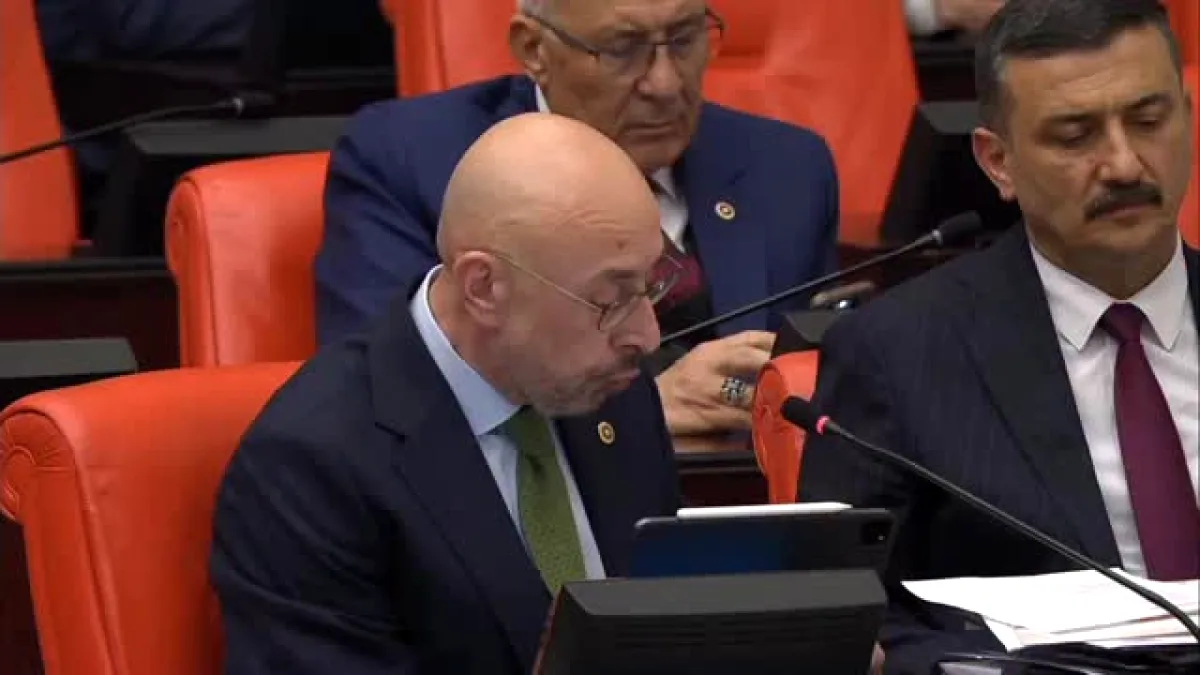 Uğur Poyraz: "Hepimiz Tutuklu Aday Adayıyız" Dedi, Basın Özgürlüğünü Sorguladı Uğur Poyraz: "Hepimiz Tutuklu Aday Adayıyız" Dedi, Basın Özgürlüğünü Sorguladı