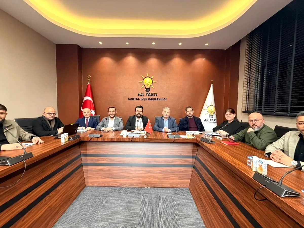 AK Parti Kartal İlçe Başkanı Haydar Göksoy Başkanlığında Teşkilat Toplantısı AK Parti Kartal İlçe Başkanı Haydar Göksoy Başkanlığında Teşkilat Toplantısı