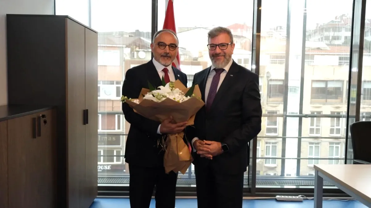 MSGSÜ İletişim Fakültesi Dekanlığı Prof. Dr. Abdullah Özkan'a Geçti MSGSÜ İletişim Fakültesi Dekanlığı Prof. Dr. Abdullah Özkan'a Geçti
