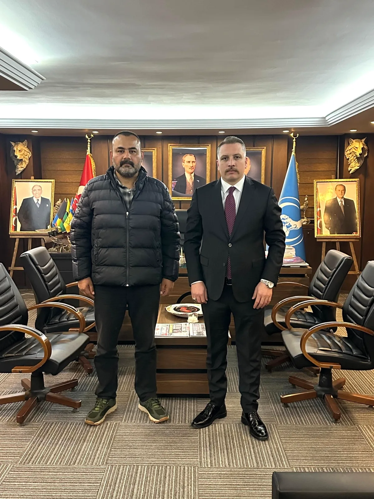 Adana Ülkü Ocakları Seyhan Kanal Eski Başkanı Köroğlu ve Alpar'a Ziyaret Adana Ülkü Ocakları Seyhan Kanal Eski Başkanı Köroğlu ve Alpar'a Ziyaret
