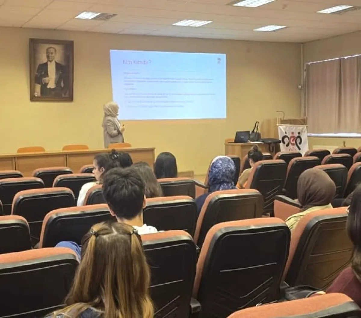 Gemlik'te Sosyal Hizmetten İki Farklı Hedef: Üniversitelilere ve Hükümlülere Özel Eğitimler Gemlik'te Sosyal Hizmetten İki Farklı Hedef: Üniversitelilere ve Hükümlülere Özel Eğitimler