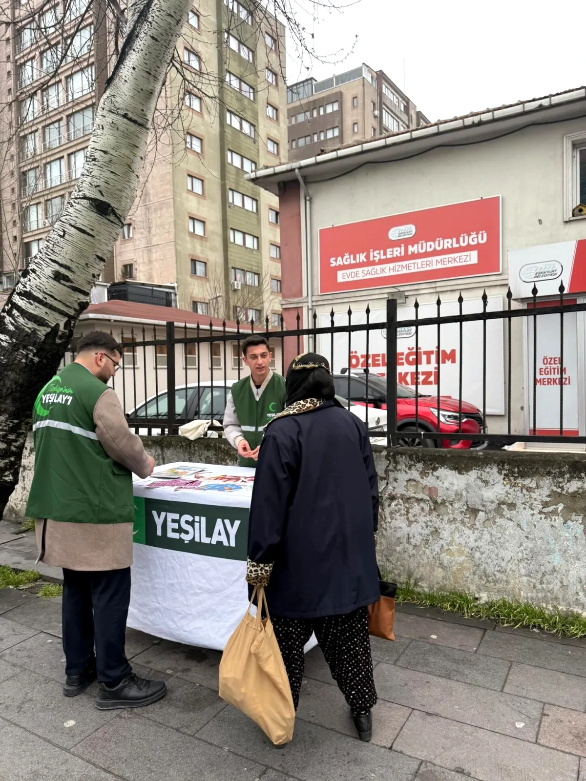Esenyurt Yeşilay, Doğan Araslı Bulvarı'nda Bağımlılıkla Mücadele Standı Açtı - Gençlik Komisyonu Destek Verdi Esenyurt Yeşilay, Doğan Araslı Bulvarı'nda Bağımlılıkla Mücadele Standı Açtı - Gençlik Komisyonu Destek Verdi