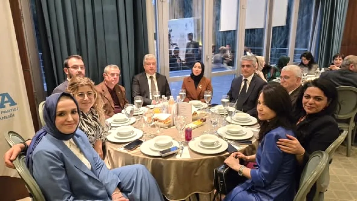 Ali Babacan ve Sadullah Kısacık, DEVA Partisi Bursa İftarında Ali Babacan ve Sadullah Kısacık, DEVA Partisi Bursa İftarında