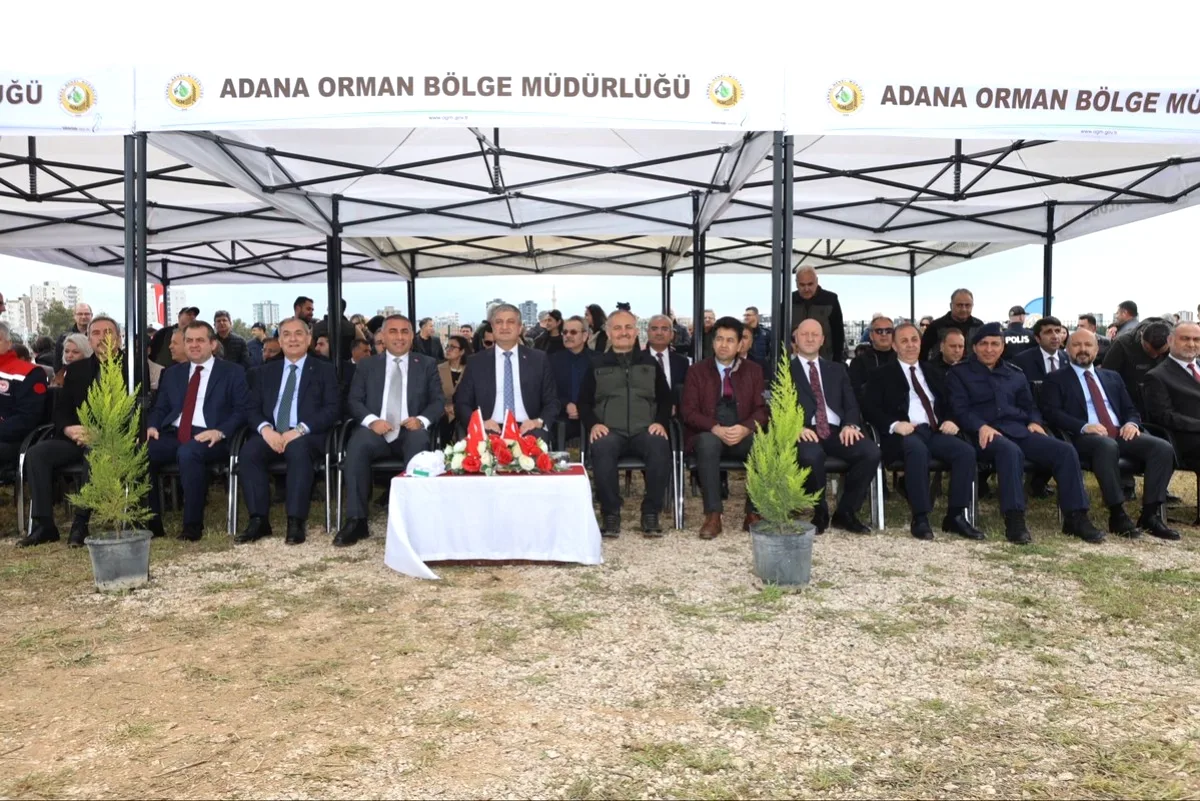 Adana'da 10 Bin Fidan Toprakla Buluştu - Yaşlılar ve Çocuklar da Katıldı Adana'da 10 Bin Fidan Toprakla Buluştu - Yaşlılar ve Çocuklar da Katıldı