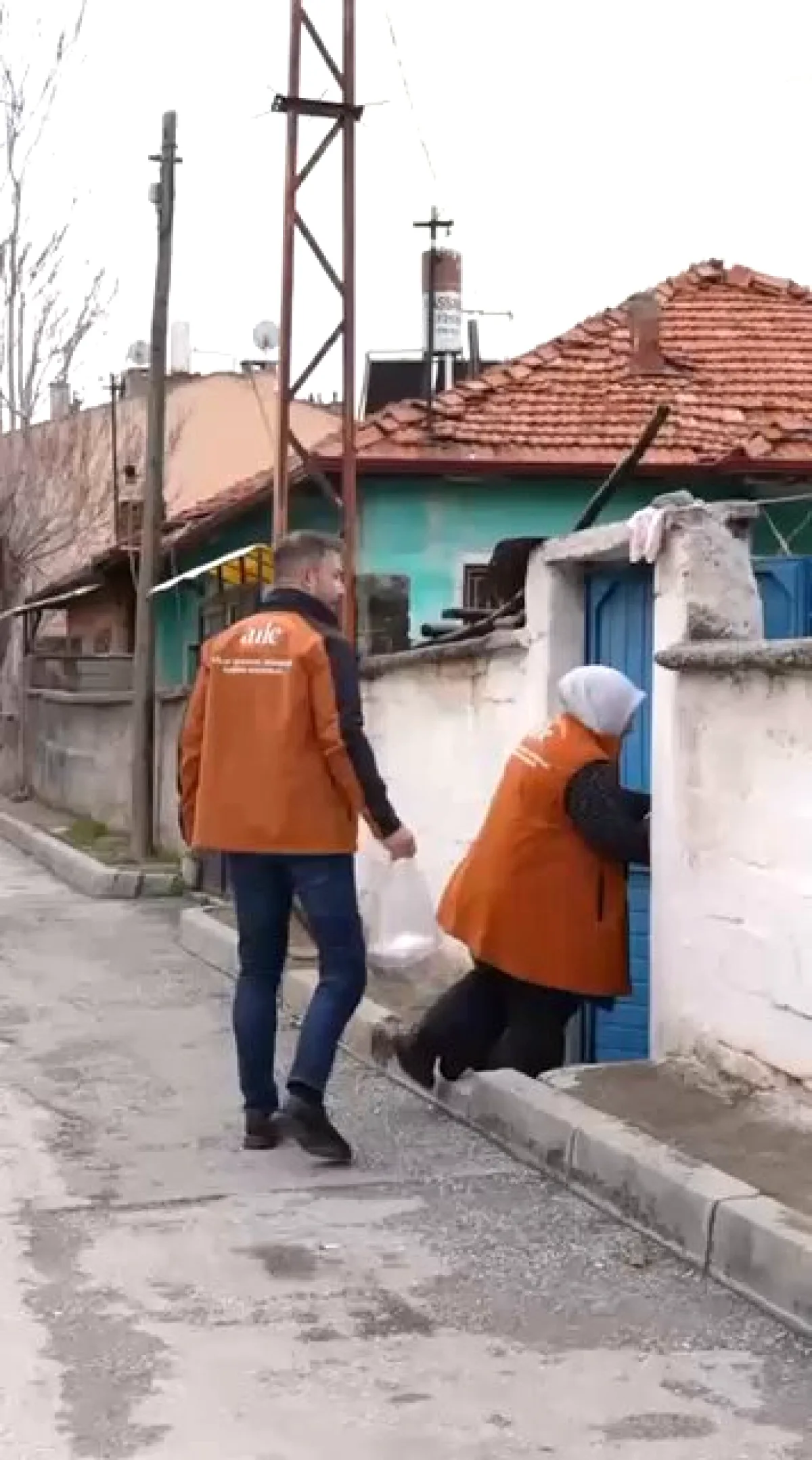 Konya'da Yaşlılara 3 Can Simidi: Sosyal Kart, Evde Bakım ve Yalnız Değilsiniz Hizmetleri Konya'da Yaşlılara 3 Can Simidi: Sosyal Kart, Evde Bakım ve Yalnız Değilsiniz Hizmetleri