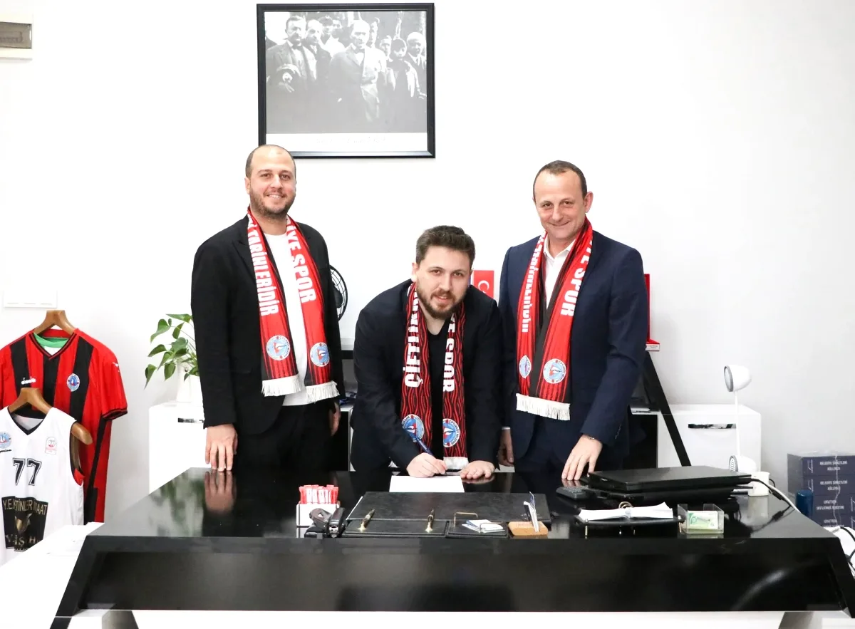 Çiftlikköy Belediyespor Başantrenör Yaldırak'la Yeni Sezona Hazır: TB2L Hedefi Belirlendi Çiftlikköy Belediyespor Başantrenör Yaldırak'la Yeni Sezona Hazır: TB2L Hedefi Belirlendi