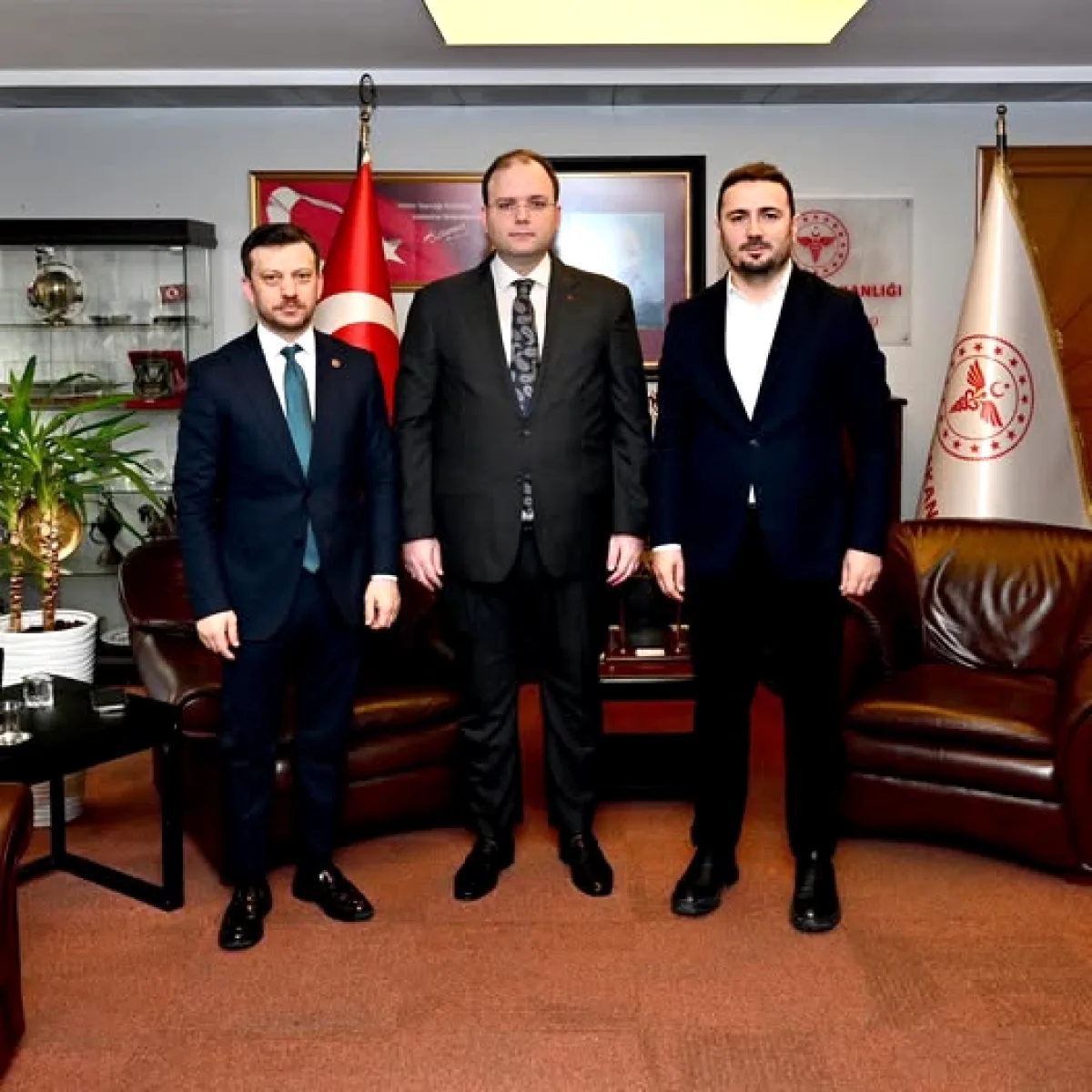 Değişim Grubu'ndan İstanbul İl Sağlık Müdürü'ne Ziyaret Değişim Grubu'ndan İstanbul İl Sağlık Müdürü'ne Ziyaret