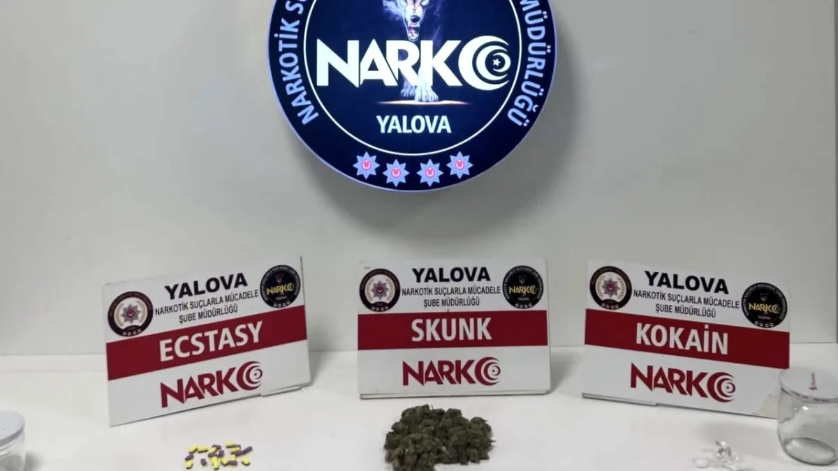Yalova'da Narkotik Operasyonu: 43 Gram Uyuşturucu Ele Geçirildi, 3 Kişi Tutuklandı Yalova'da Narkotik Operasyonu: 43 Gram Uyuşturucu Ele Geçirildi, 3 Kişi Tutuklandı