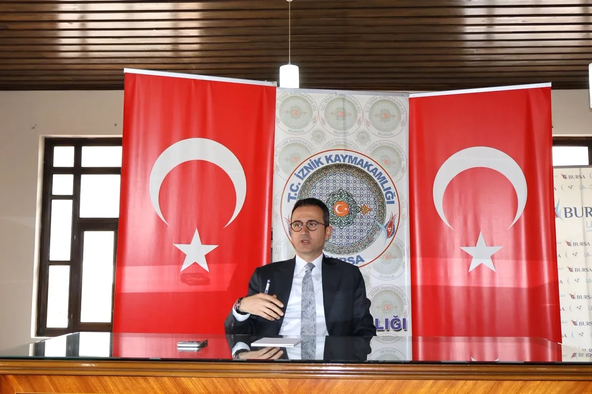 İznik'te Kaymakam Muhtarlarla Buluştu İznik'te Kaymakam Muhtarlarla Buluştu