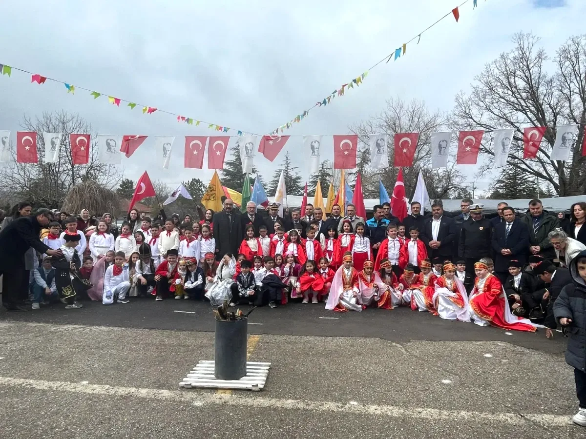 Elmadağ Barut İlkokulu'nda Nevruz Coşkusu Elmadağ Barut İlkokulu'nda Nevruz Coşkusu