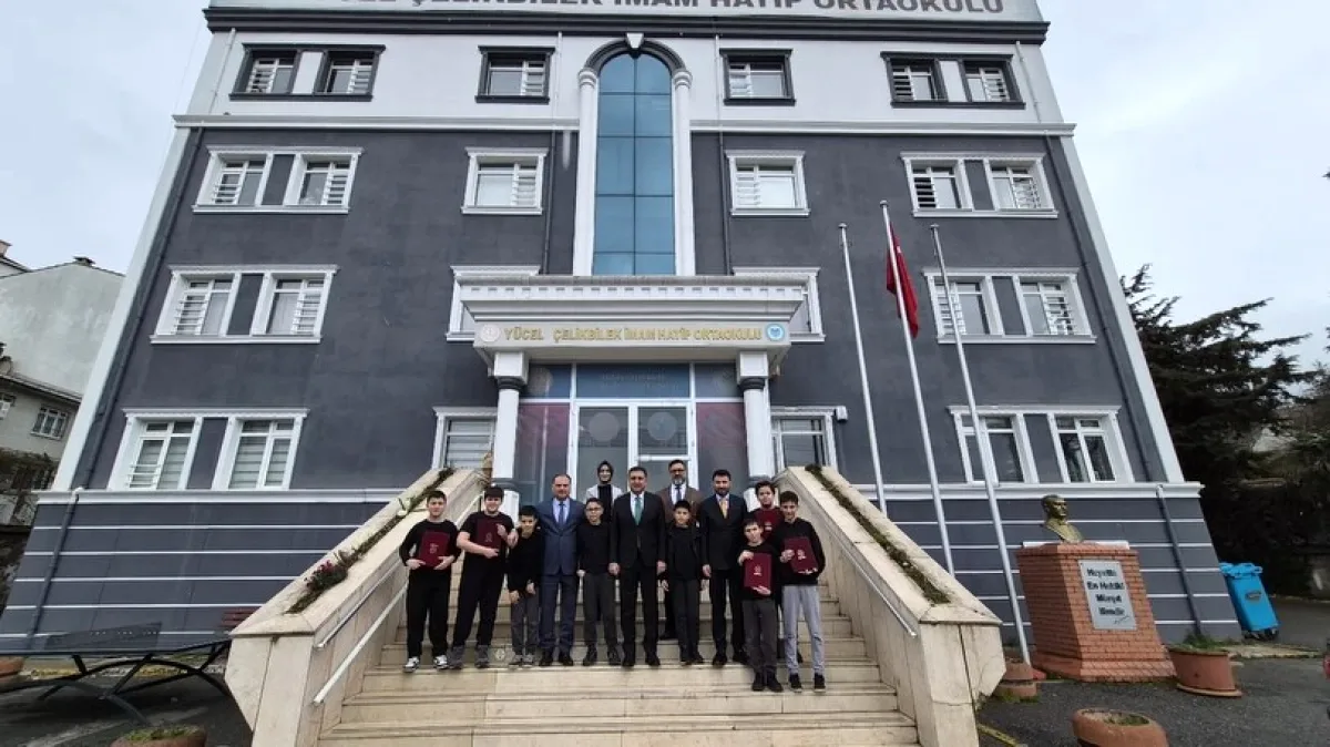 İstanbul'da Genç Hafızlar İcazetlerini Aldı, Yentür Tebrik Etti İstanbul'da Genç Hafızlar İcazetlerini Aldı, Yentür Tebrik Etti