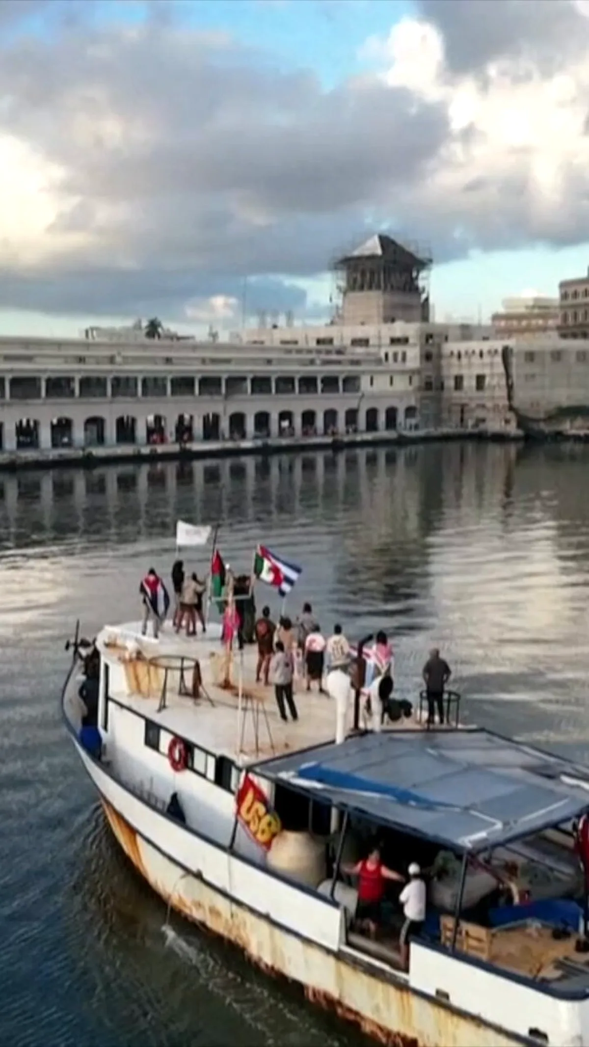 Küba'ya ABD Ambargosuna Rağmen Ulaşan İlk Yardım Teknesi: İnsani Dayanışmanın Sembolü Küba'ya ABD Ambargosuna Rağmen Ulaşan İlk Yardım Teknesi: İnsani Dayanışmanın Sembolü