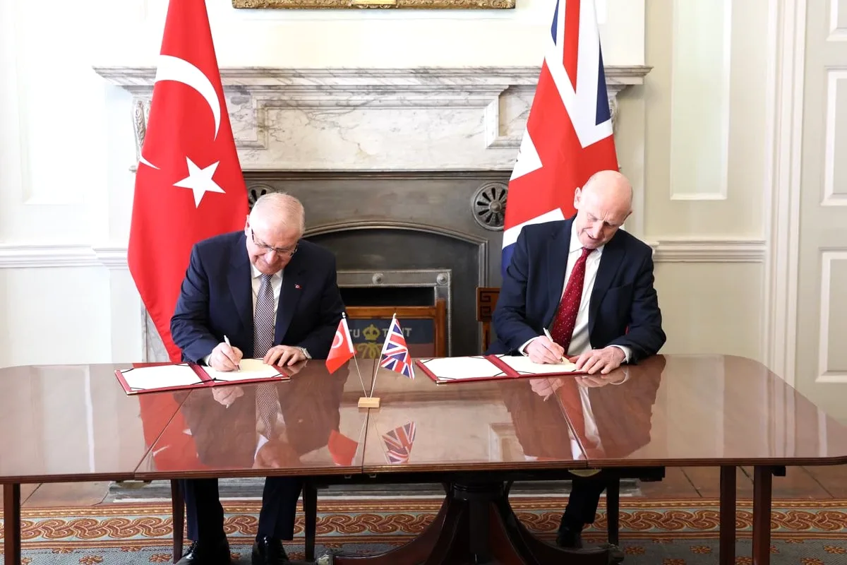 Türkiye ve İngiltere, Eurofighter Typhoon uçakları için teknik destek anlaşması imzaladı Türkiye ve İngiltere, Eurofighter Typhoon uçakları için teknik destek anlaşması imzaladı