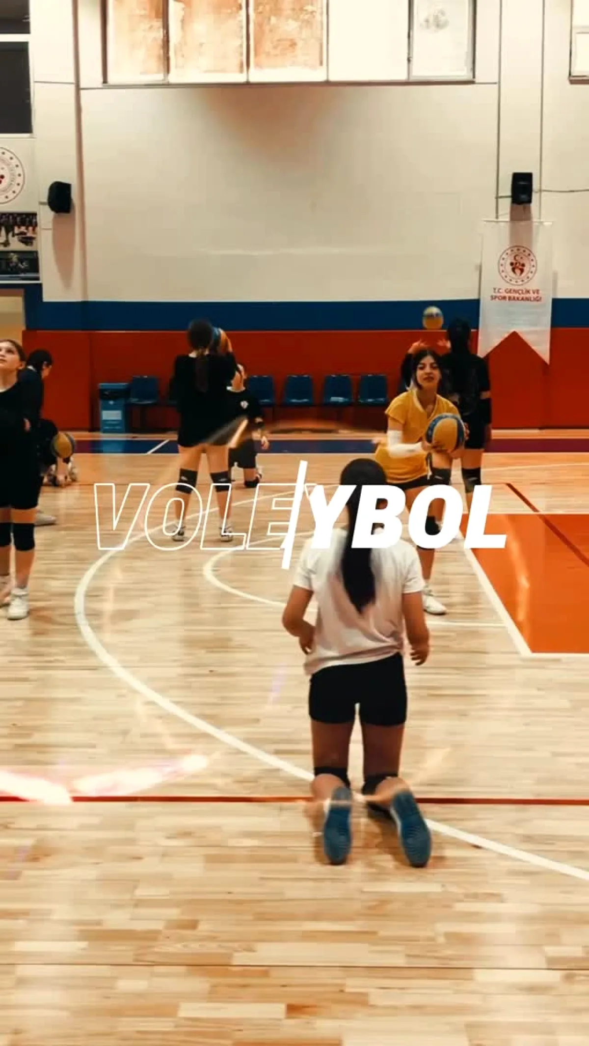 Bursa'da Ücretsiz Voleybol Eğitimleri Devam Ediyor | Başvuru Yapın Bursa'da Ücretsiz Voleybol Eğitimleri Devam Ediyor | Başvuru Yapın