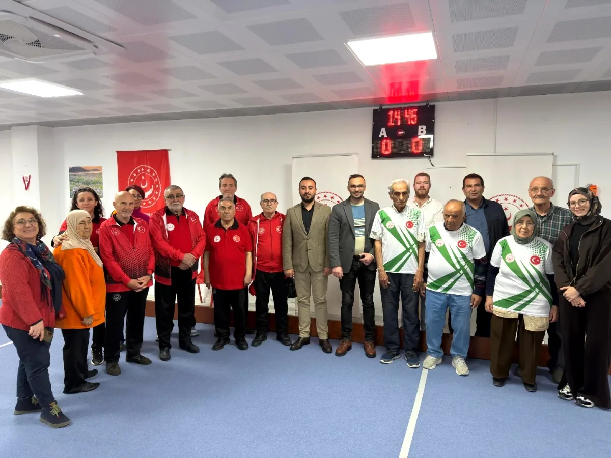 Antalya 12, Uluborlu 2: Yaşlılar Haftası'nda Bocce Dostluk Maçı Antalya 12, Uluborlu 2: Yaşlılar Haftası'nda Bocce Dostluk Maçı