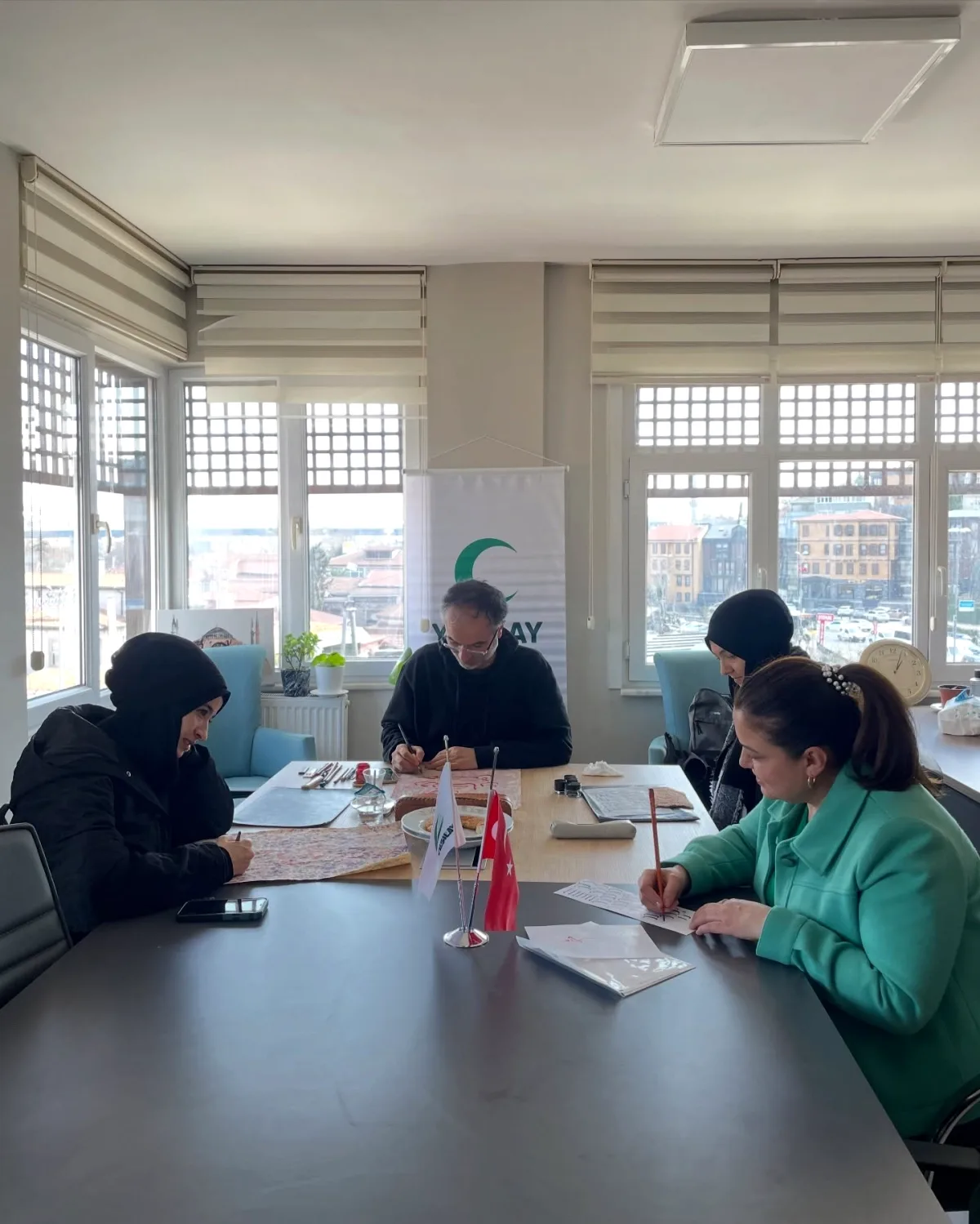 Eyüpsultan'da Sanatla Bağımlılıkla Mücadele! Hüsn-i Hat Atölyesi Tamamlandı Eyüpsultan'da Sanatla Bağımlılıkla Mücadele! Hüsn-i Hat Atölyesi Tamamlandı
