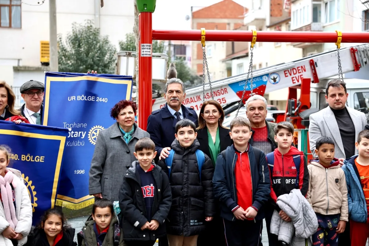 Gemlik Belediyesi Özel Çocuklar İçin Oyun Alanı Oluşturdu Gemlik Belediyesi Özel Çocuklar İçin Oyun Alanı Oluşturdu