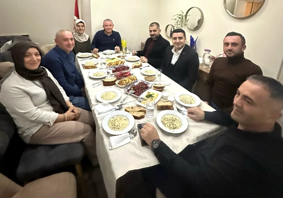 MHP Maltepe'de Ev ve Esnaf Ziyaretleri: Devlet Bahçeli'nin Talimatlarıyla Mahallelerde Buluşmalar MHP Maltepe'de Ev ve Esnaf Ziyaretleri: Devlet Bahçeli'nin Talimatlarıyla Mahallelerde Buluşmalar