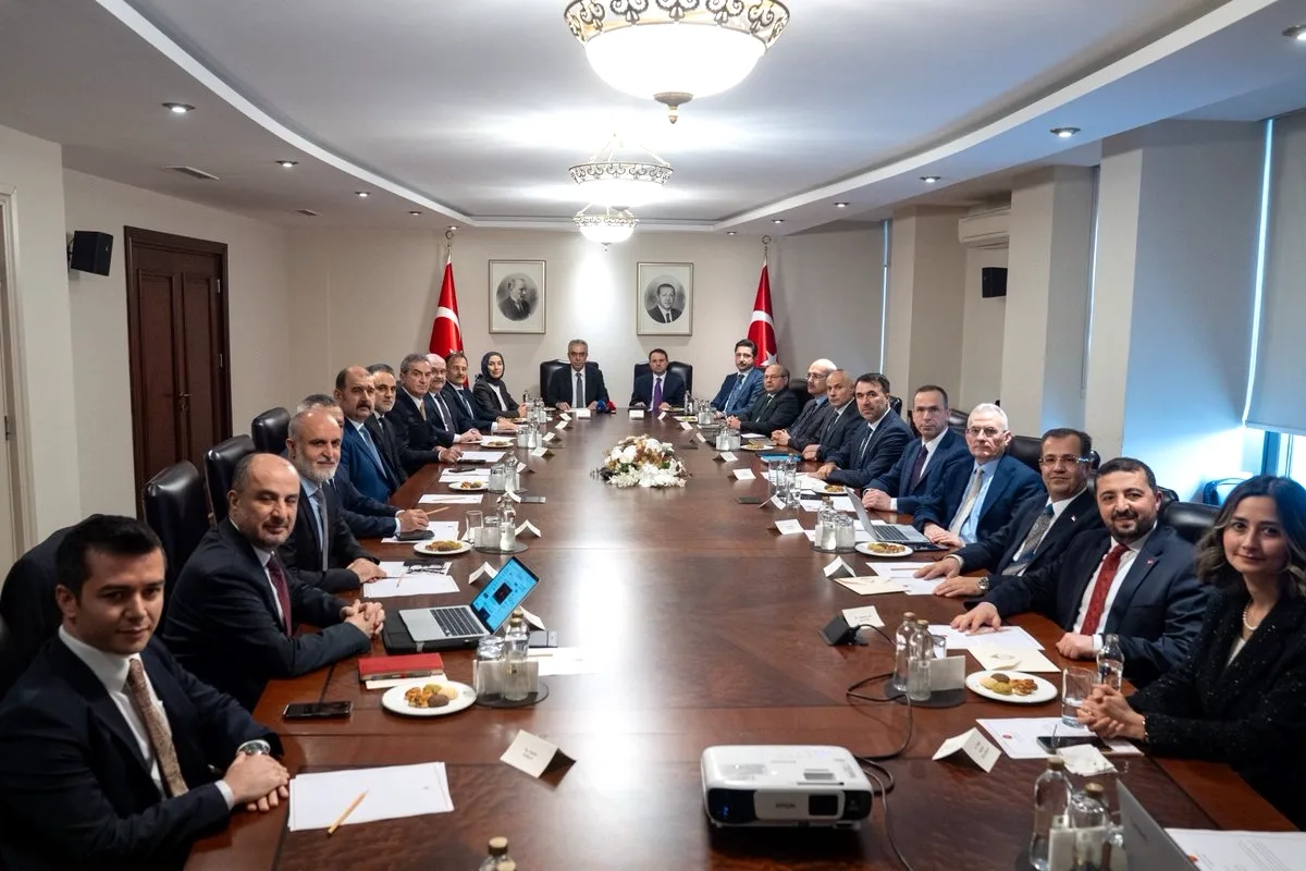 Mehmet Şükrü ERDİNÇ Başkanlığında Cumhurbaşkanlığı Hukuk Politikaları Kurulu Toplantısı Mehmet Şükrü ERDİNÇ Başkanlığında Cumhurbaşkanlığı Hukuk Politikaları Kurulu Toplantısı