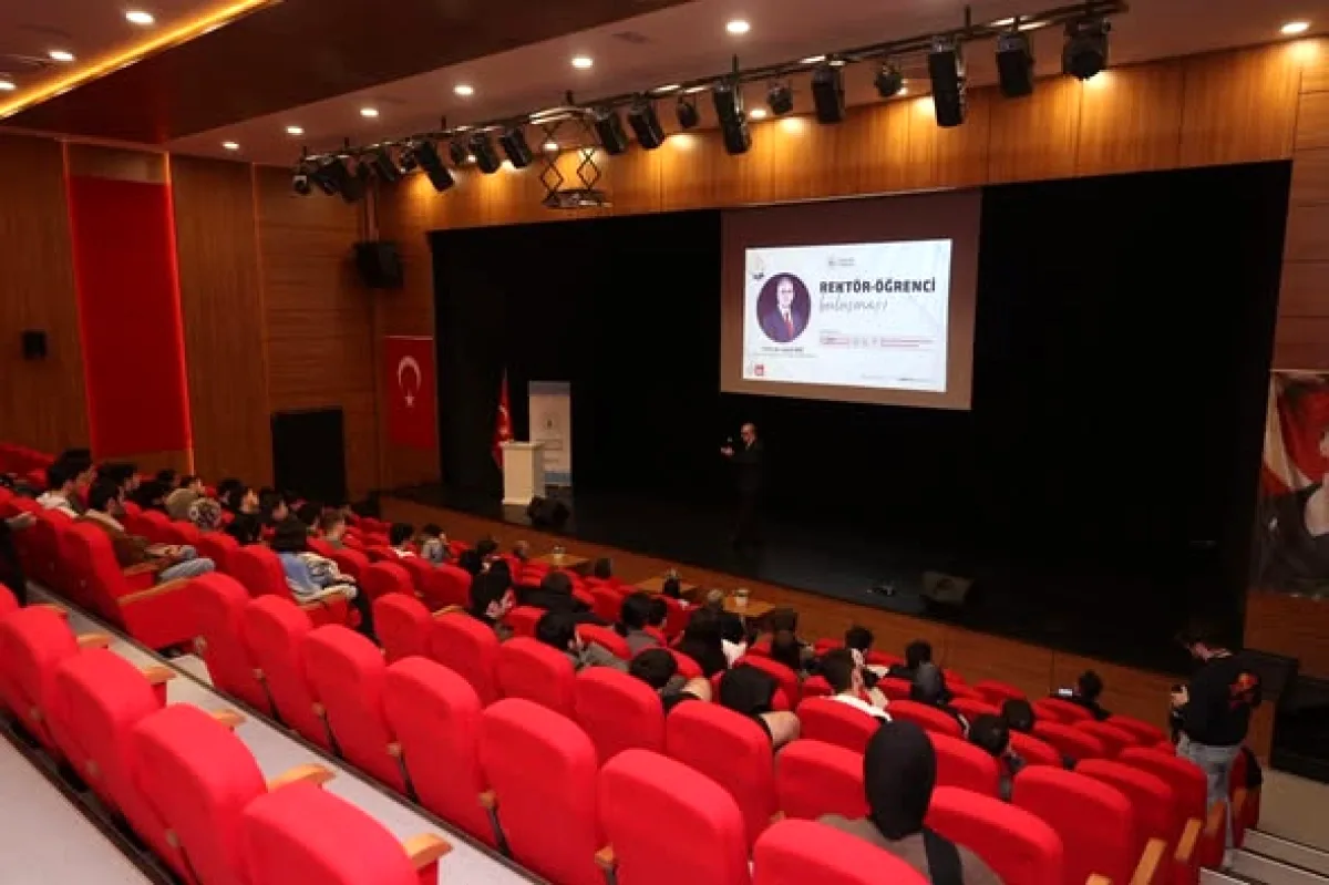 Rektör Öğrenci Buluşmaları: Bandırma 17 Eylül'de Tıp Öğrencileriyle Buluştu Rektör Öğrenci Buluşmaları: Bandırma 17 Eylül'de Tıp Öğrencileriyle Buluştu
