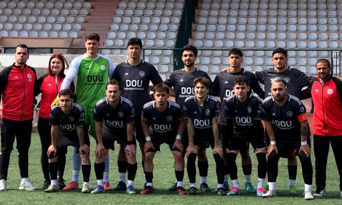 Doğuş Üniversitesi Futbol Takımı İlk 11 Duyurusu Doğuş Üniversitesi Futbol Takımı İlk 11 Duyurusu