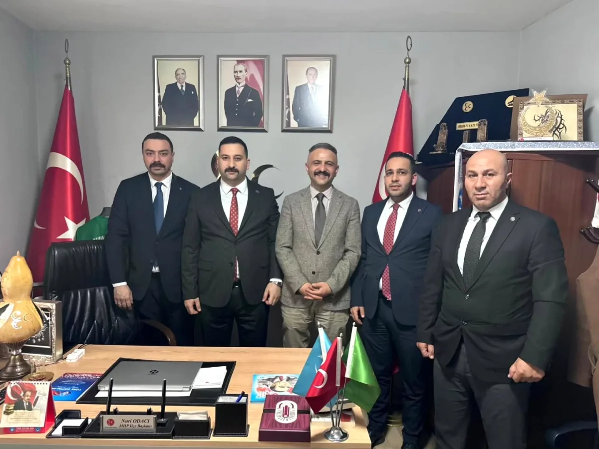 Kızılcahamam MHP İlçe Başkanlığı'nda Ziyaret Kızılcahamam MHP İlçe Başkanlığı'nda Ziyaret
