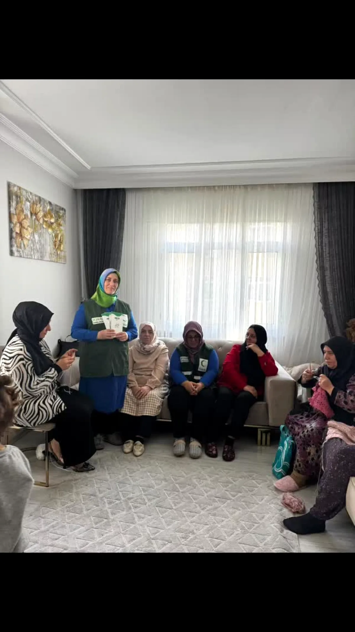 Avcılar'da Yeşilay Kadın Komisyonu Örgü Atölyesiyle Buluştu Avcılar'da Yeşilay Kadın Komisyonu Örgü Atölyesiyle Buluştu
