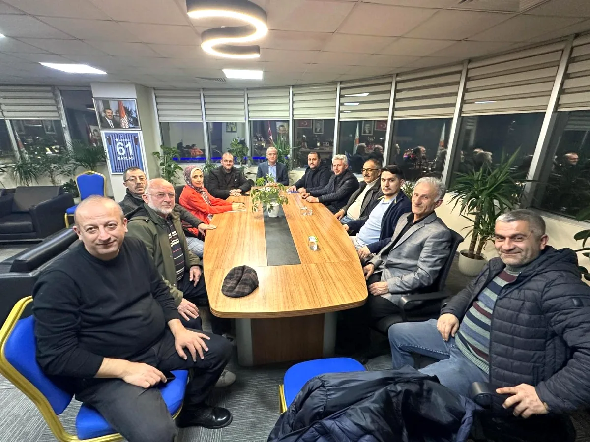 AK Parti Silivri Yeni Mahalle Teşkilatıyla Haftalık Toplantıda Buluştu AK Parti Silivri Yeni Mahalle Teşkilatıyla Haftalık Toplantıda Buluştu