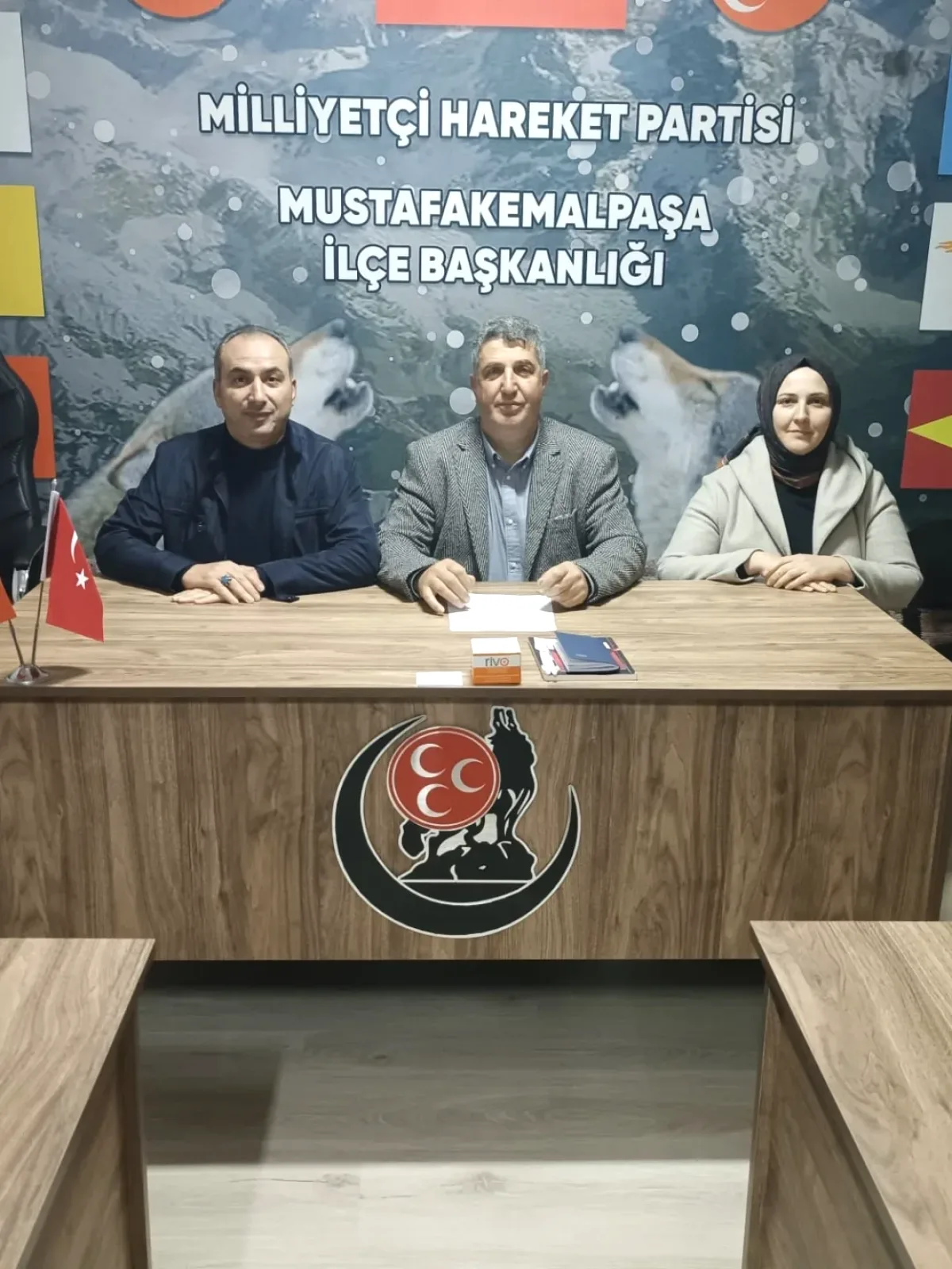 Mustafakemalpaşa'da Perde Arkası: MHP Liderleri Mahallede Sohbet Ediyor Mustafakemalpaşa'da Perde Arkası: MHP Liderleri Mahallede Sohbet Ediyor
