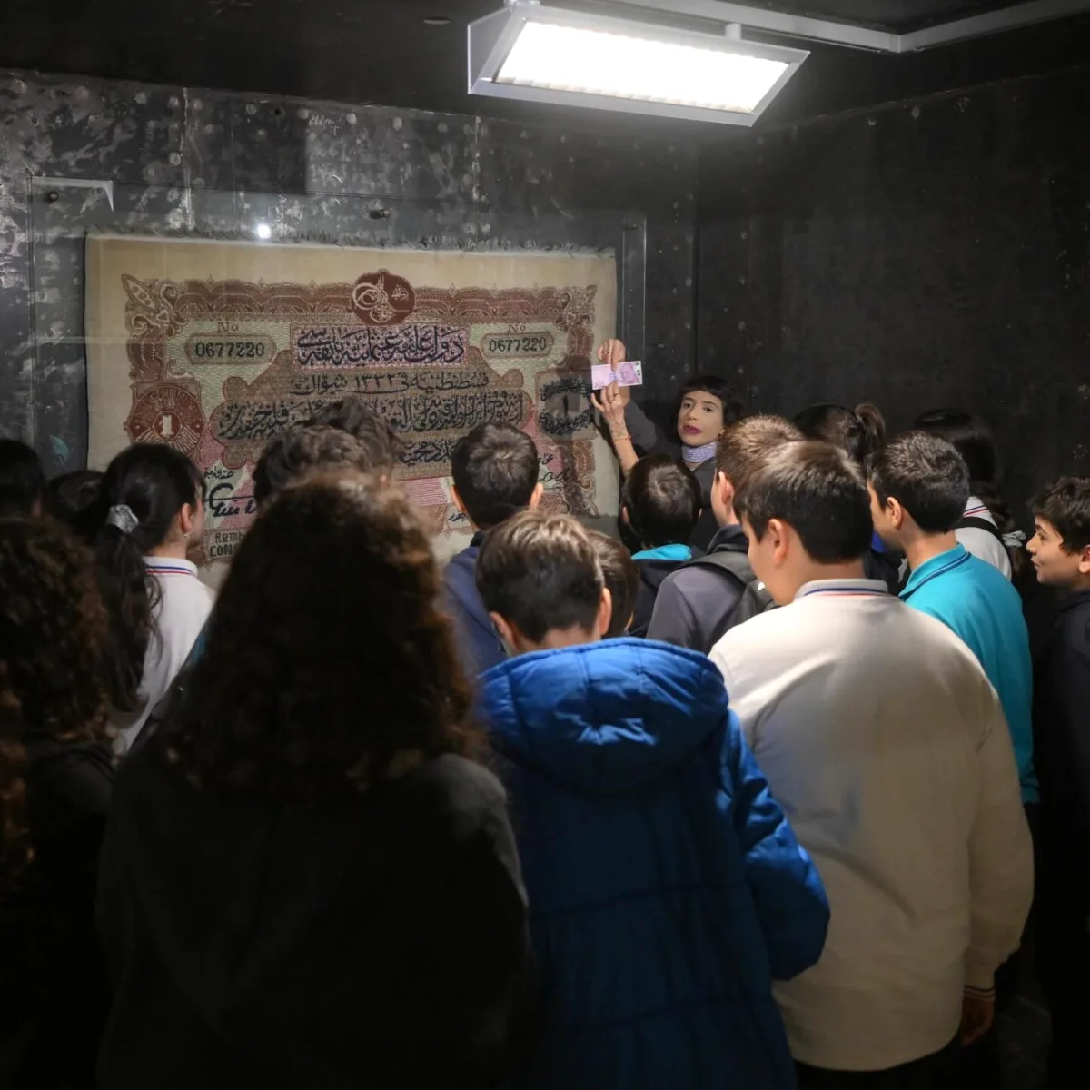 Salt Galata'da Ortaokul ve Lise Öğrencileri İçin Ücretsiz Müze Turları Salt Galata'da Ortaokul ve Lise Öğrencileri İçin Ücretsiz Müze Turları